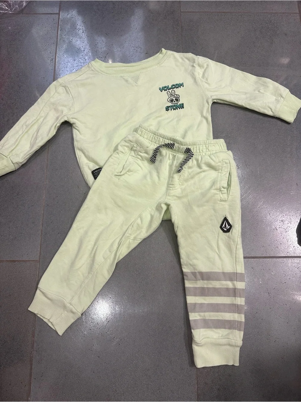 2t Matching Sets Bundle Nike Mickey Snoopy Bluey Volcom